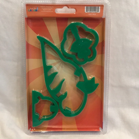 JUST FOR LAUGHS-3-D cookie cutters-T-REX w/ recipe - Picture 2 of 3